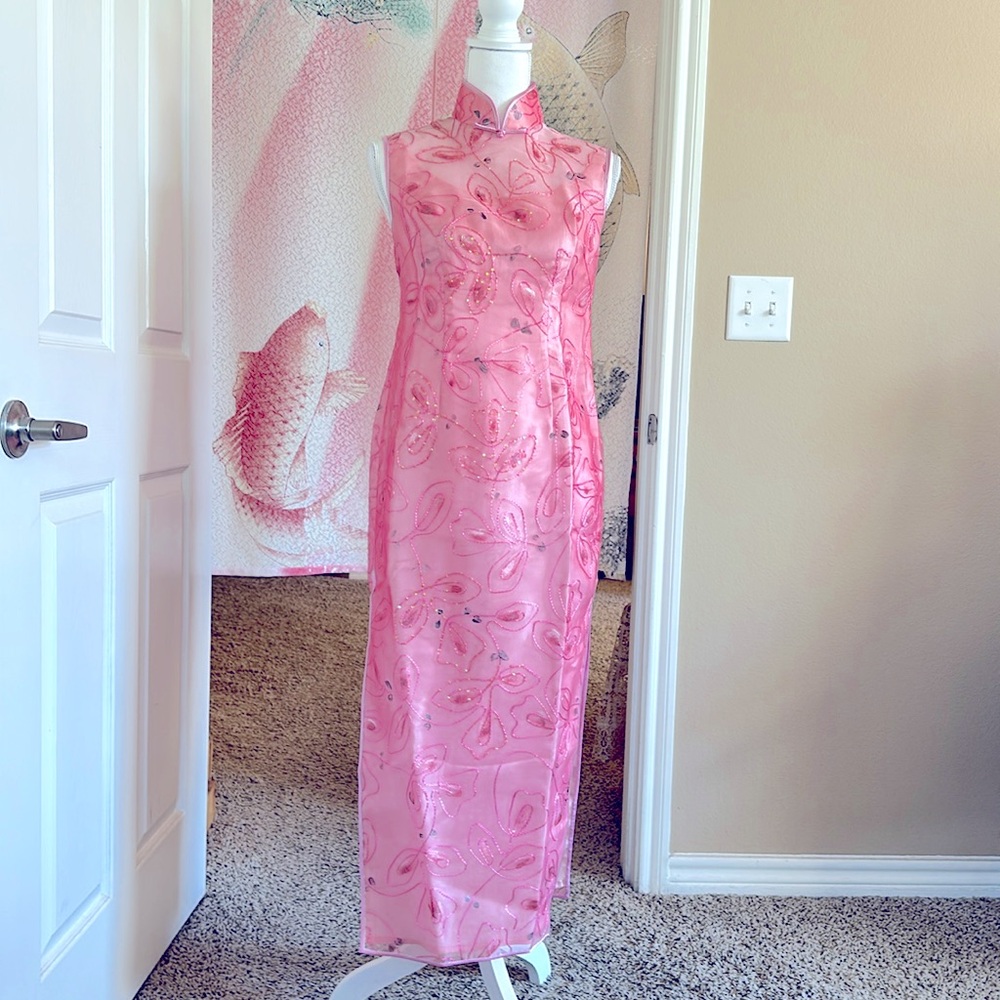 embroidered pink Cheongsam size 6